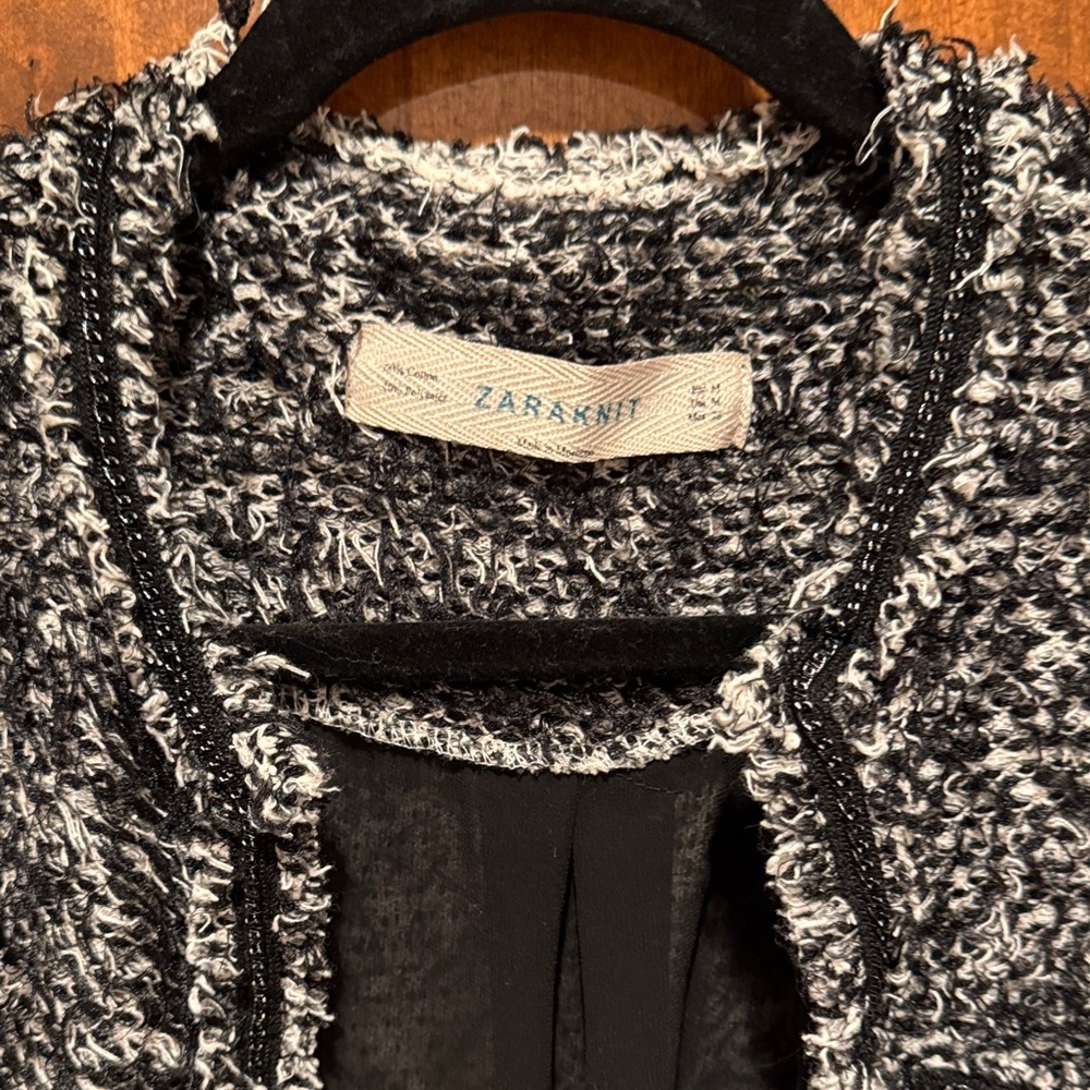 Zara Black and White Textured Cardigan - Picture 2 of 10
